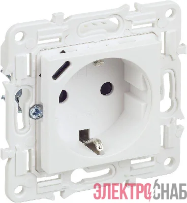 Розетка SKANDY 18Вт 16А с заземл. защ. шторки с USB C SK-R17W арктич. бел. IEK SK-R14-16-U14-018-K01