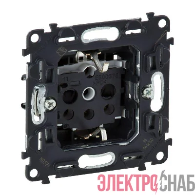 Механизм розетки Valena In'matic 16А 250В 2К+З защ. шторки винтовые зажимы Leg 753029